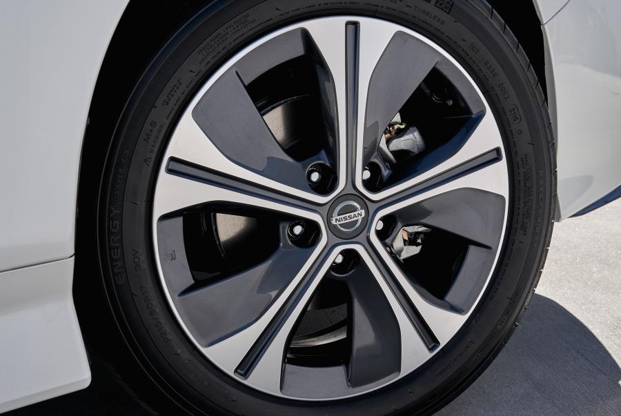 Колеса Nissan Leaf e+ 2019 года  (NA) (фото 18 из 20)